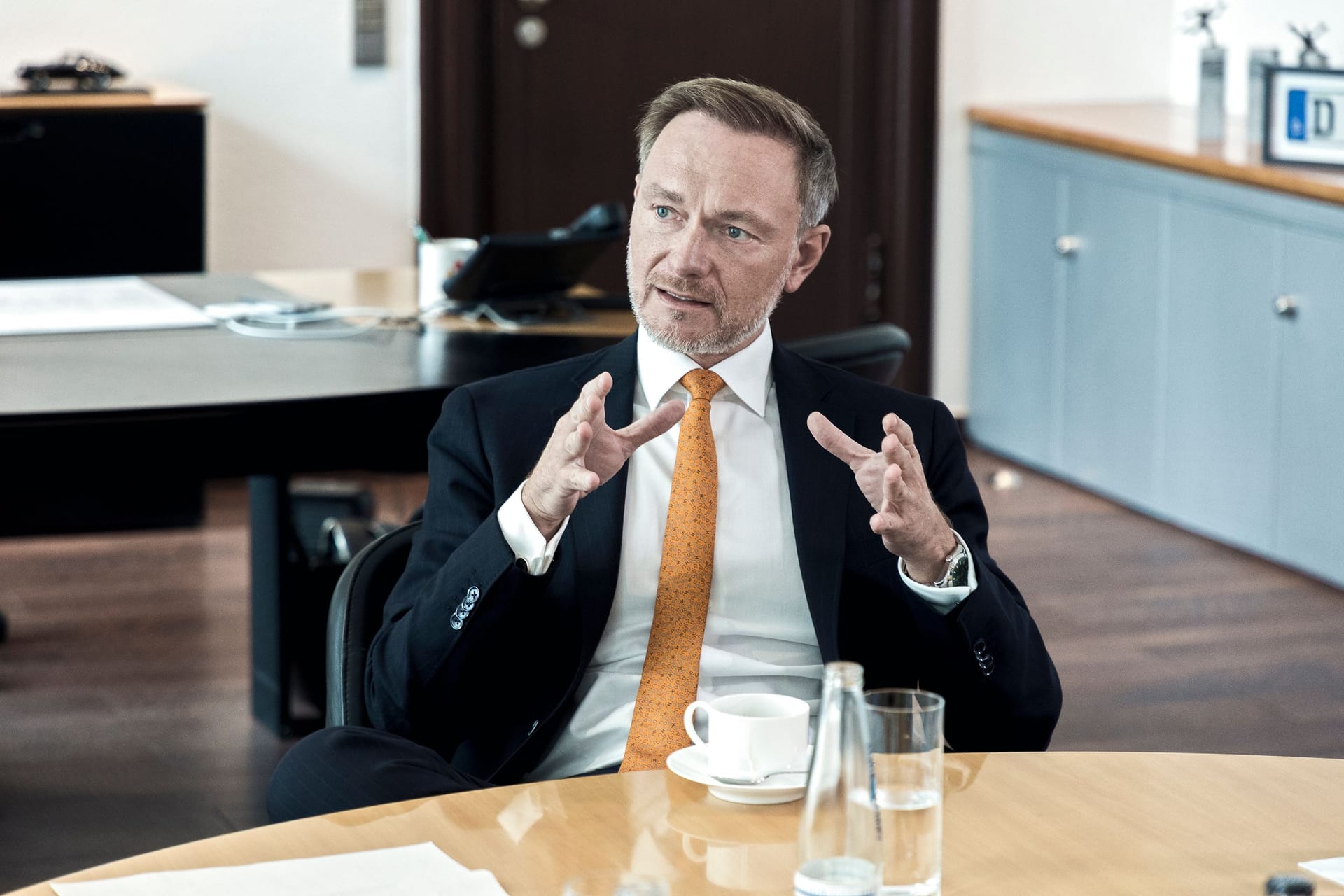 Lindner beim Interview: "Nennen wir es oppositionelles Bodenturnen"