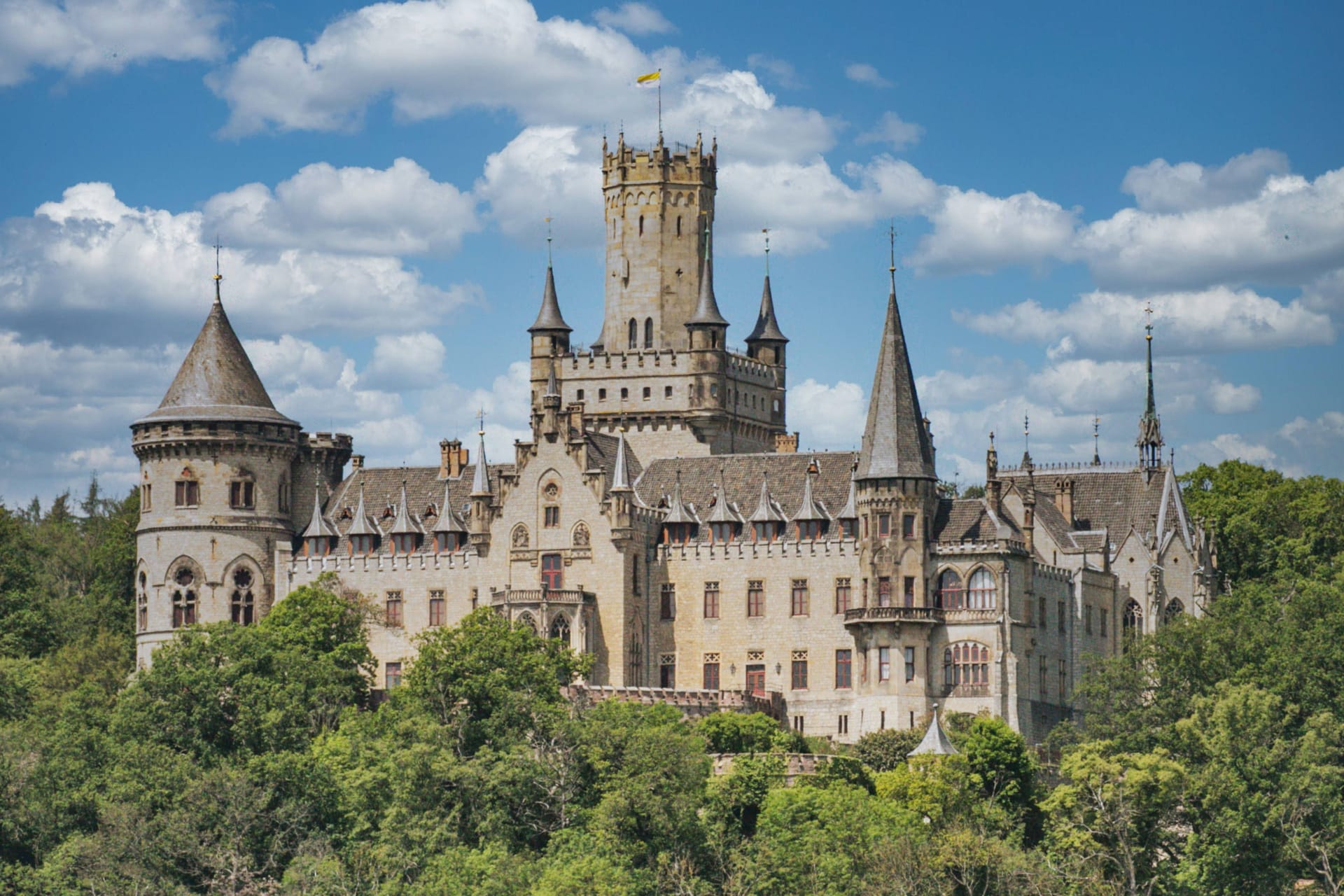 Die Marienburg in der Region Hannover: Wann die Innenräume wieder für Besucher öffnen werden, ist derzeit unklar.