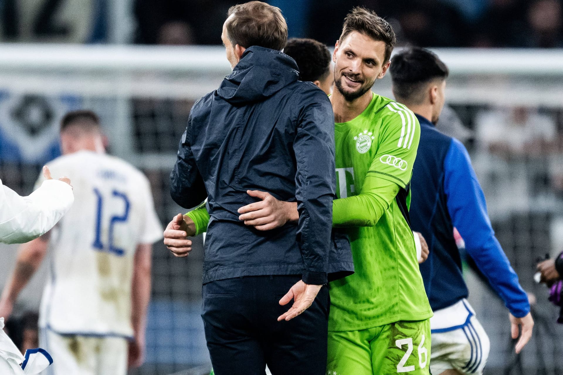 Thomas Tuchel gratuliert Sven Ulreich (r.): Der Manuel-Neuer-Ersatz brillierte in Kopenhagen.