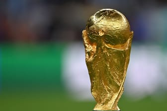 Der WM-Pokal: Um diese Trophäe spielen die Teams bei der Weltmeisterschaft.
