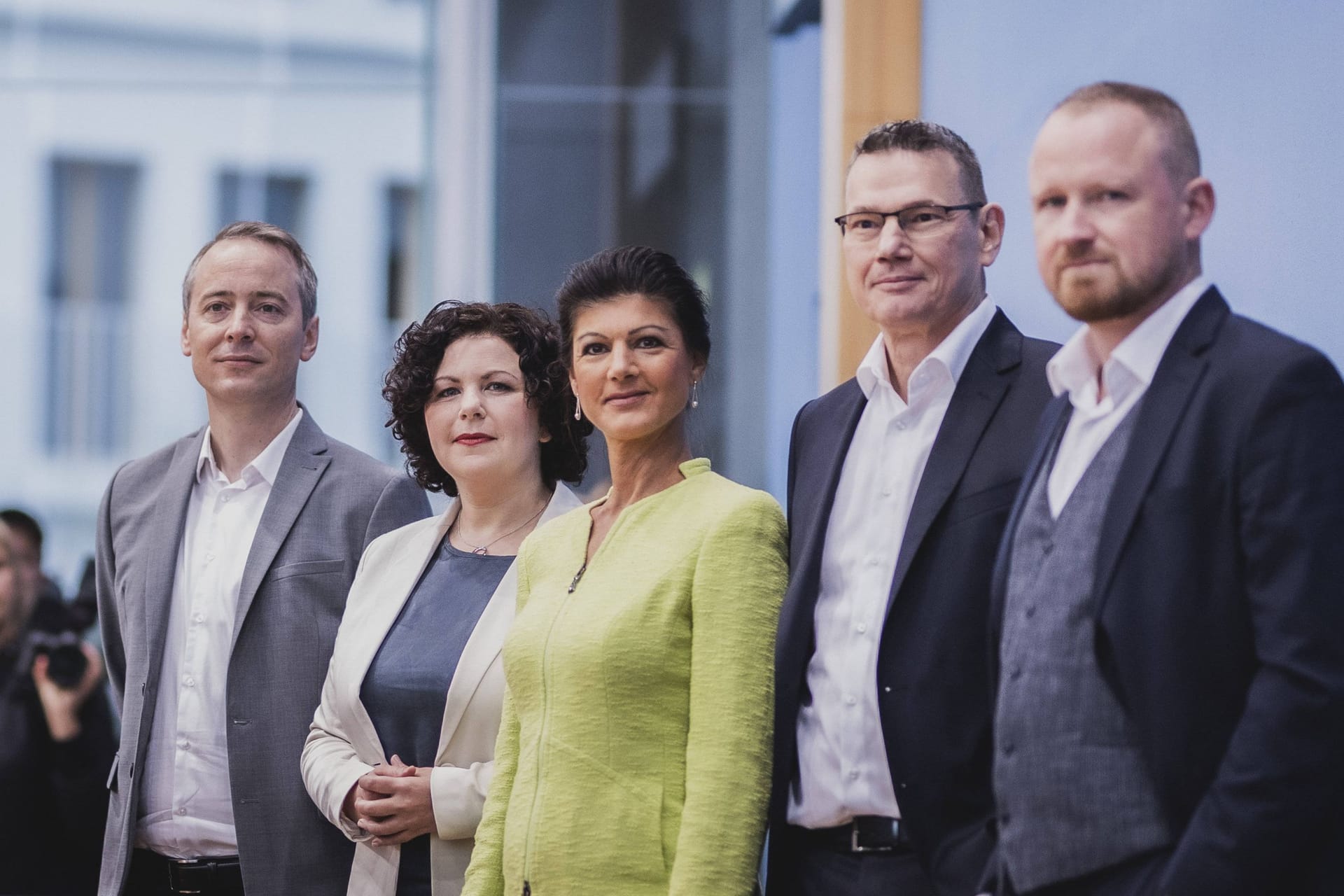 Sahra Wagenknecht (m) und rechts von ihr Ralph Suikat: Der Millionär unterstützt die ehemalige Linken-Politikerin.