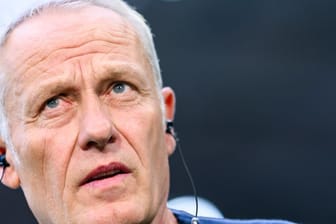 Freiburgs Trainer Christian Streich spricht vor dem Europacup-Spiel in Serbien über Spekulationen über ein Karriereende.