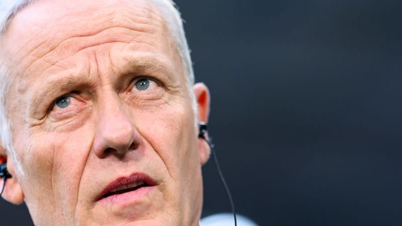 Freiburgs Trainer Christian Streich spricht vor dem Europacup-Spiel in Serbien über Spekulationen über ein Karriereende. Freiburgs Trainer Christian Streich spricht vor dem Europacup-Spiel in Serbien über Spekulationen über ein Karriereende.