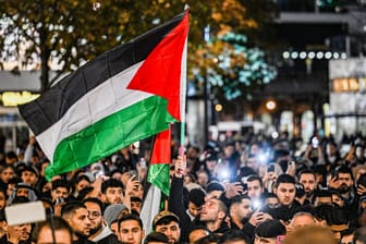 Pro-palästinensische Kundgebung auf dem Alexanderplatz (Archivbild):