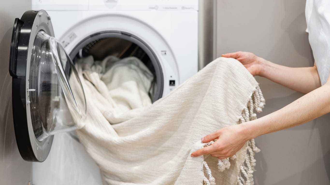 Von 10 Waschmaschinen im Test schneiden sechs mit dem Urteil "gut" ab.