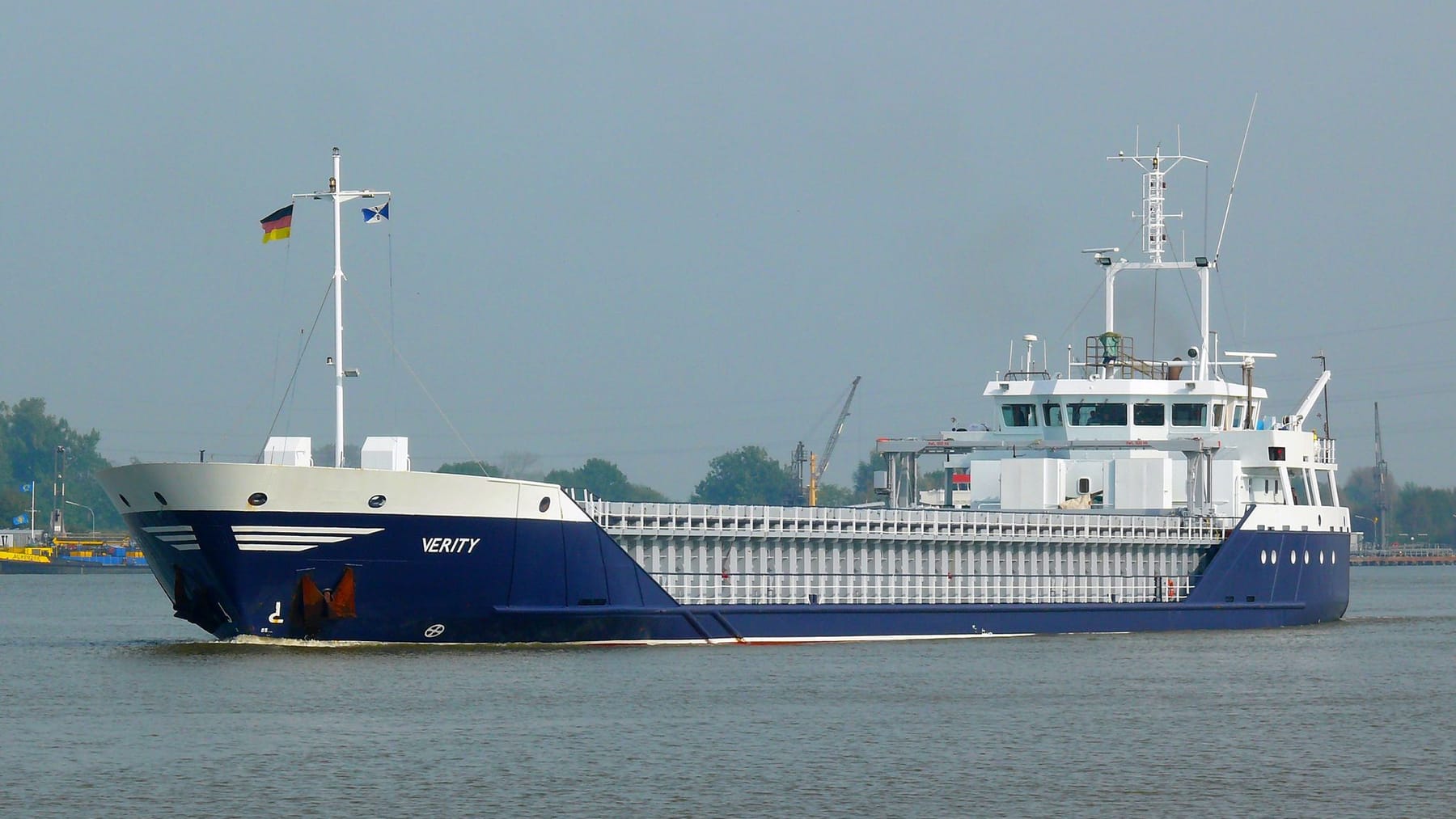 Frachter-Unglück Bei Helgoland: Taucher Untersuchen Wrack Der "Verity"