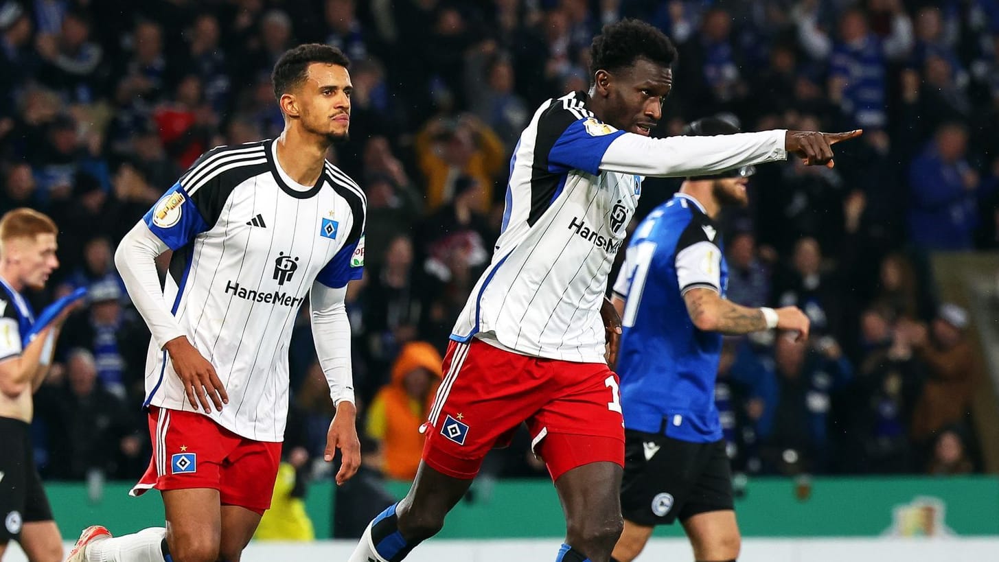 Der HSV gewann im Elfmeterschießen bei Arminia Bielefeld.