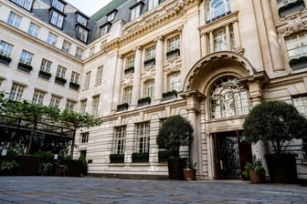 Der Eingang zum Rosewood Hotel in London (Symbolbild): Auch in München hat nun ein Ableger der Luxus-Kette eröffnet.