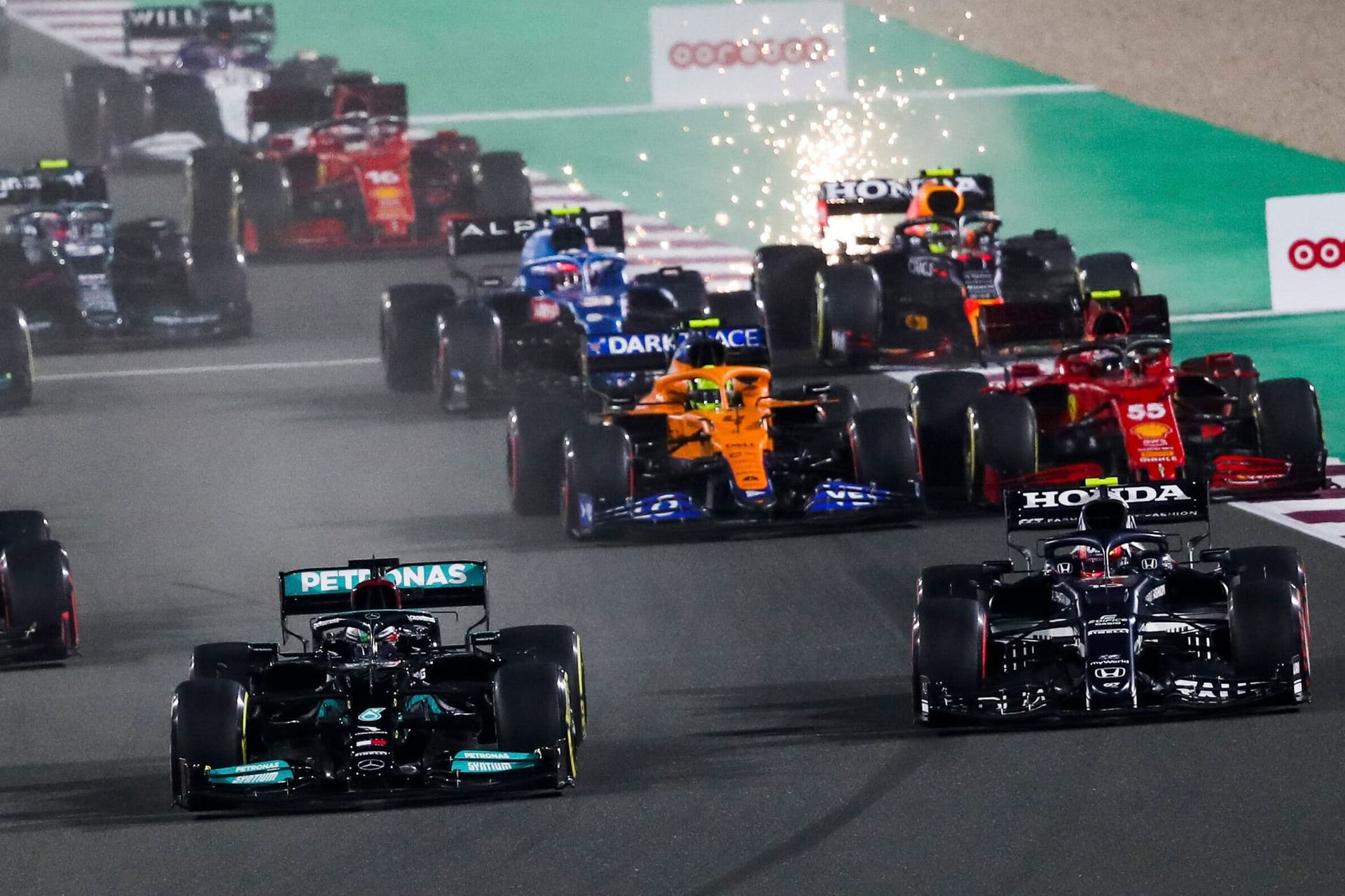 Start beim letzten Grand Prix von Katar im Jahr 2021: Lewis Hamilton siegte vor Max Verstappen.