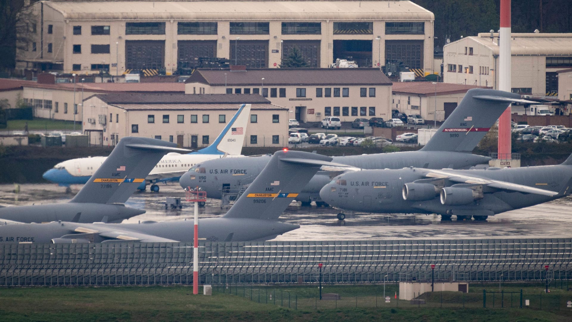 US-Flugzeuge in Ramstein: Der Flugplatz ist eines der wichtigsten Drehkreuze für amerikanische Fracht- und Truppentransporte (Archivfoto).