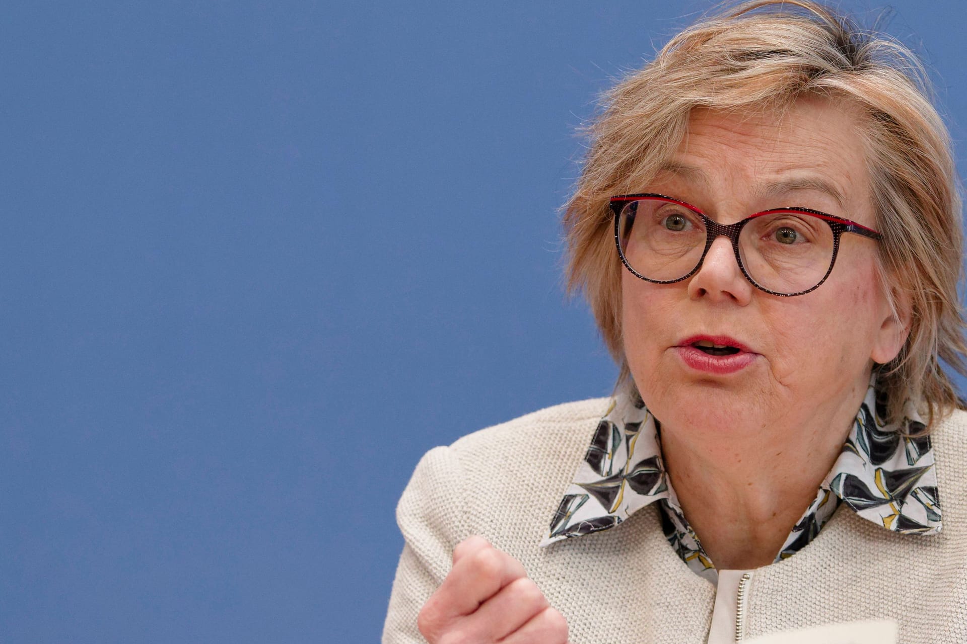 Eva-Maria Welskop-Deffaa (Archivbild): Die Caritaspräsidentin warnt vor den massiven Folgen der derzeitigen Einsparungen.