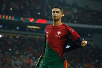 Spielt auch mit 38 Jahren noch für Portugal: Cristiano Ronaldo.