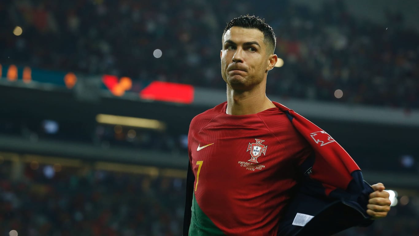 Spielt auch mit 38 Jahren noch für Portugal: Cristiano Ronaldo.