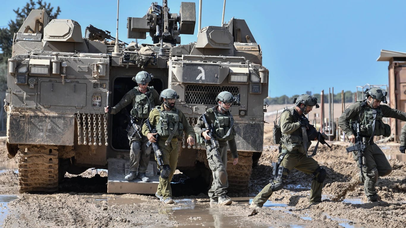 Israelische Soldaten nahe der Grenze zum Gazastreifen: Die Bodenoffensive scheint unmittelbar bevorzustehen.