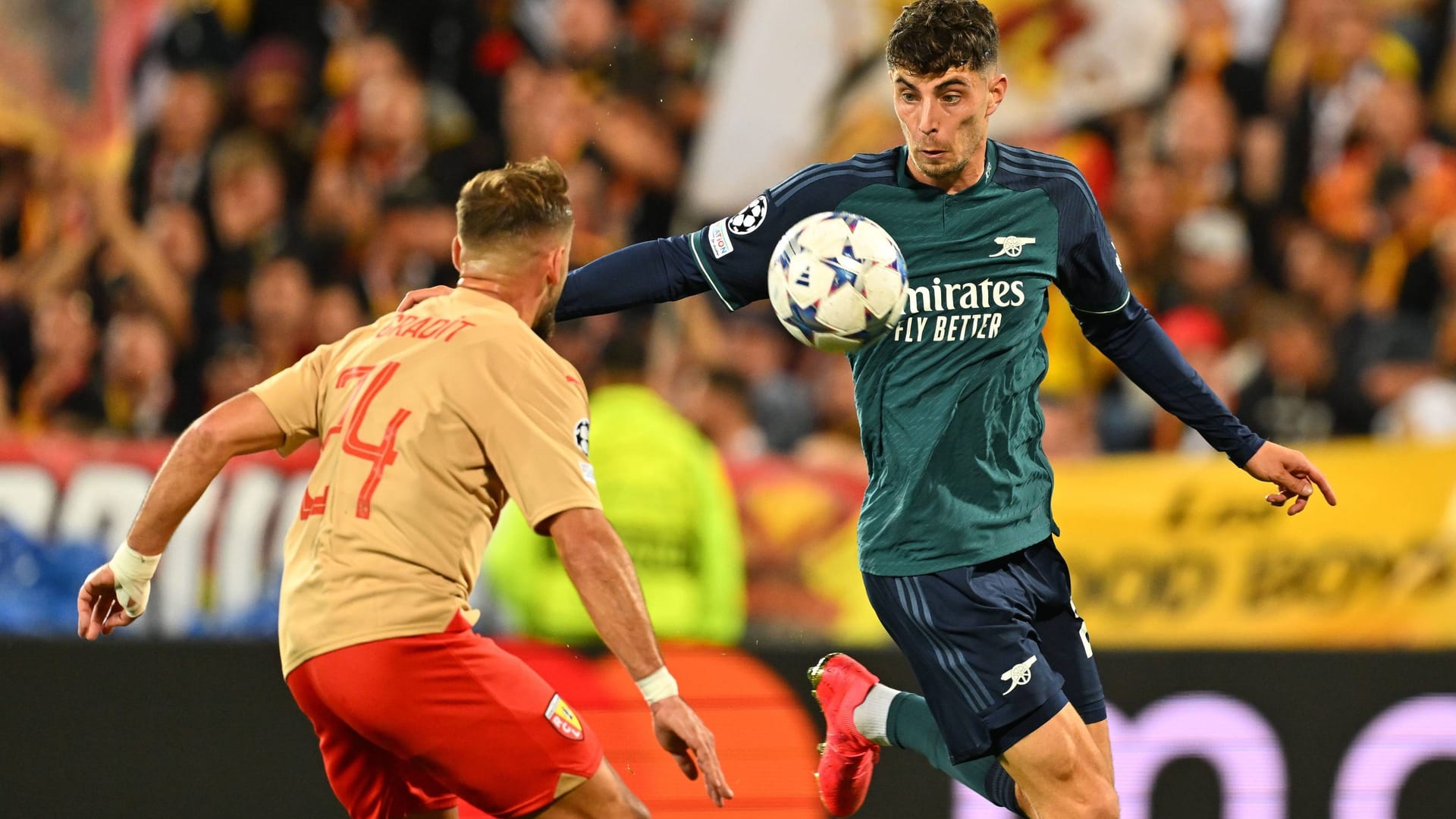 Kai Havertz (r.) und Arsenal fahren ohne Punkte heim.