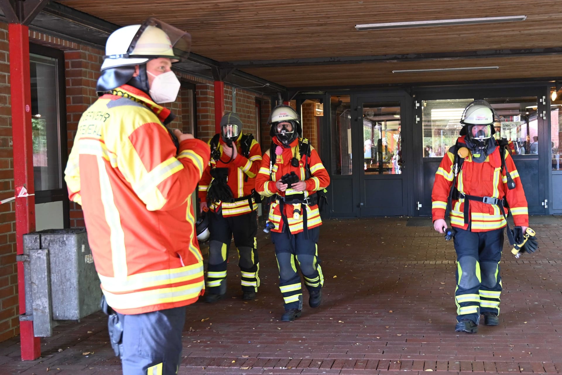 Feuerwehreinsatz der Feuerwehr in Seevetal: Ein Täter hatte in der Oberschule Pfefferspray versprüht.