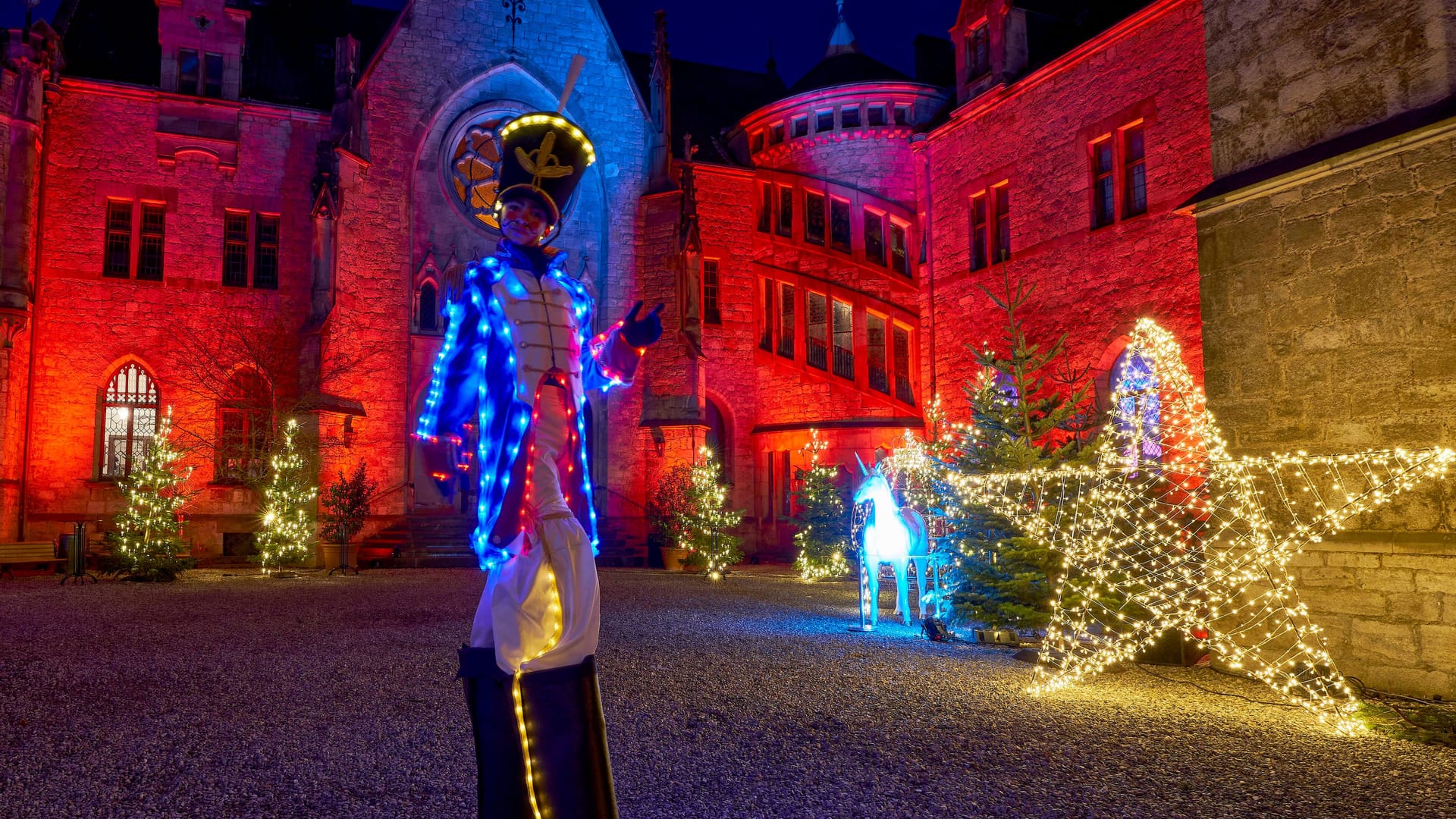 Licht- und Musikinstallation Wintermärchen auf Schloss Marienburg (Archivbild).