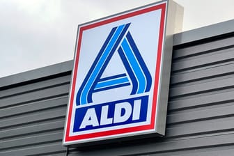 Aldi-Logo: Das Unternehmen ist selbst gegen rassistische Beiträge auf X vorgegangen.