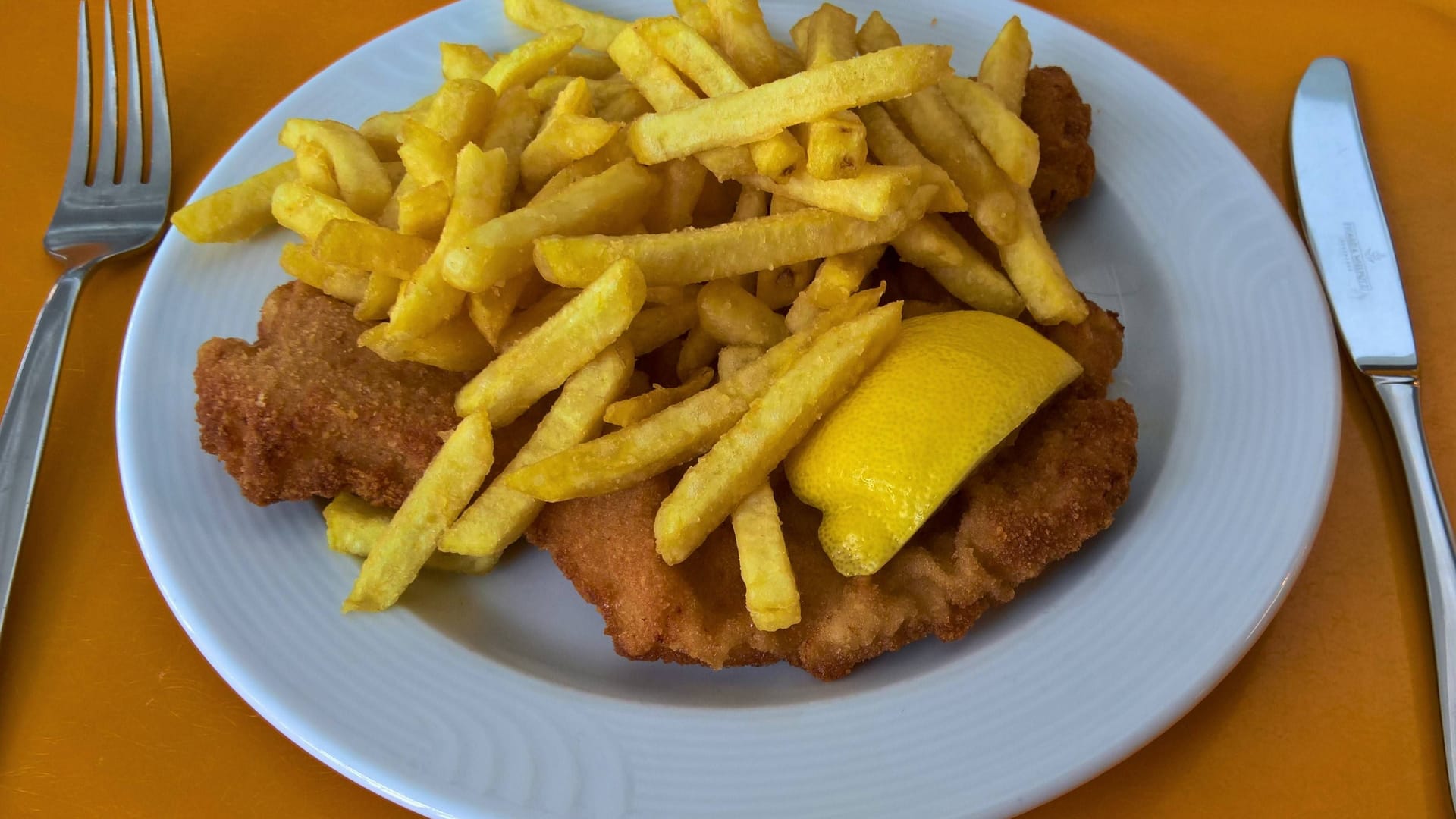 Wiener Schnitzel (Symbolfoto): Die Wirtshaus-Delikatesse dürfte bald teurer werden. Wiener Schnitzel (Symbolfoto): Die Wirtshaus-Delikatesse dürfte bald teurer werden.