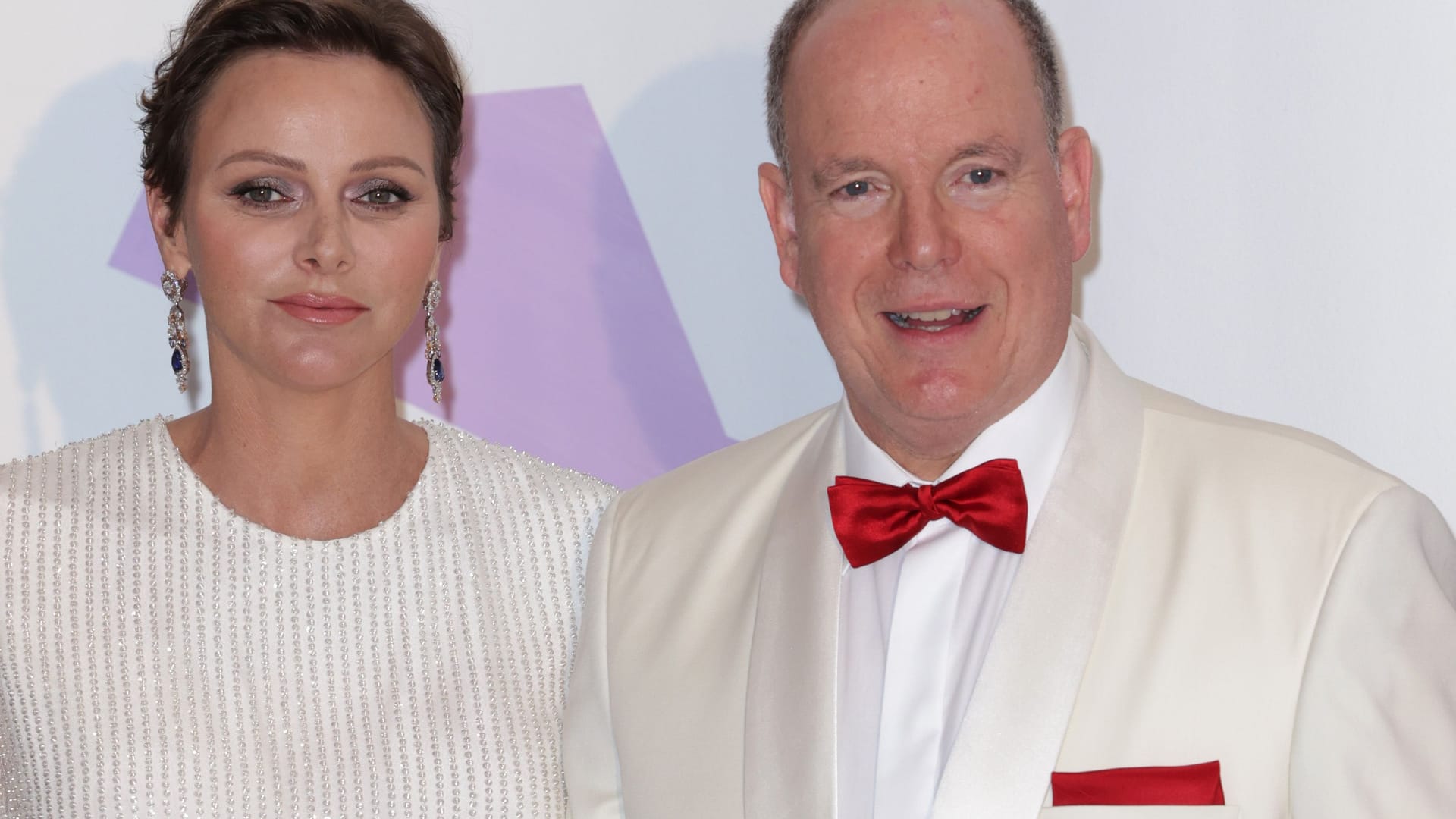 Fürstin Charlène und Fürst Albert: Die beiden zeigten sich mit ihren Kindern. Fürstin Charlène und Fürst Albert: Die beiden zeigten sich mit ihren Kindern.