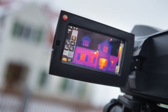 Kamera zeigt energetischen Zustand eines Hauses an