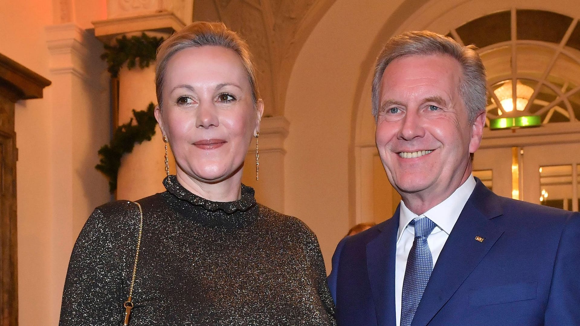 Christian Wulff mit Ehefrau Bettina Wulff (Archivbild): In Hamburg tanzte die Ex-First-Lady zu Songs von Revolverheld.