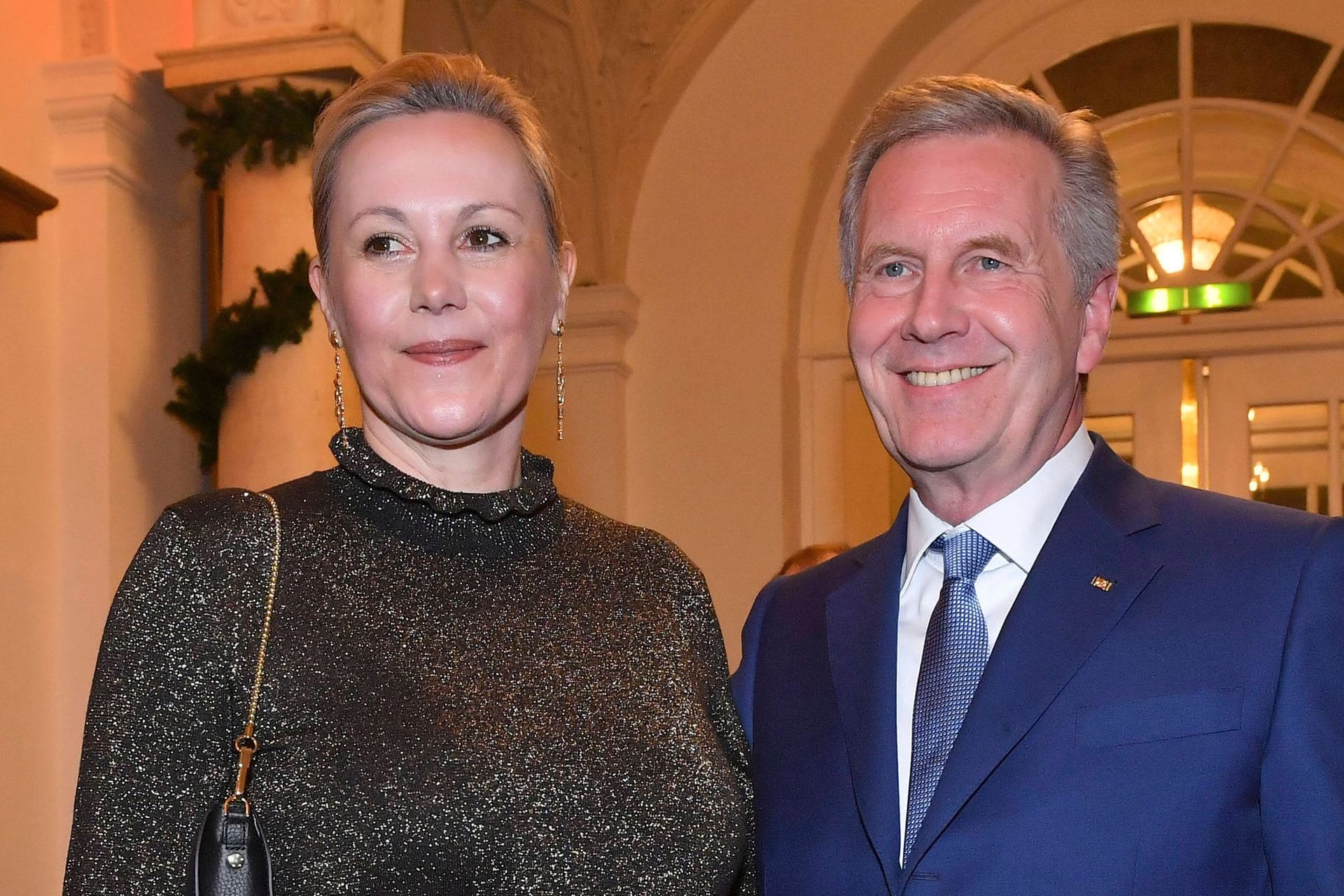 Christian Wulff mit Ehefrau Bettina Wulff (Archivbild): In Hamburg tanzte die Ex-First-Lady zu Songs von Revolverheld.