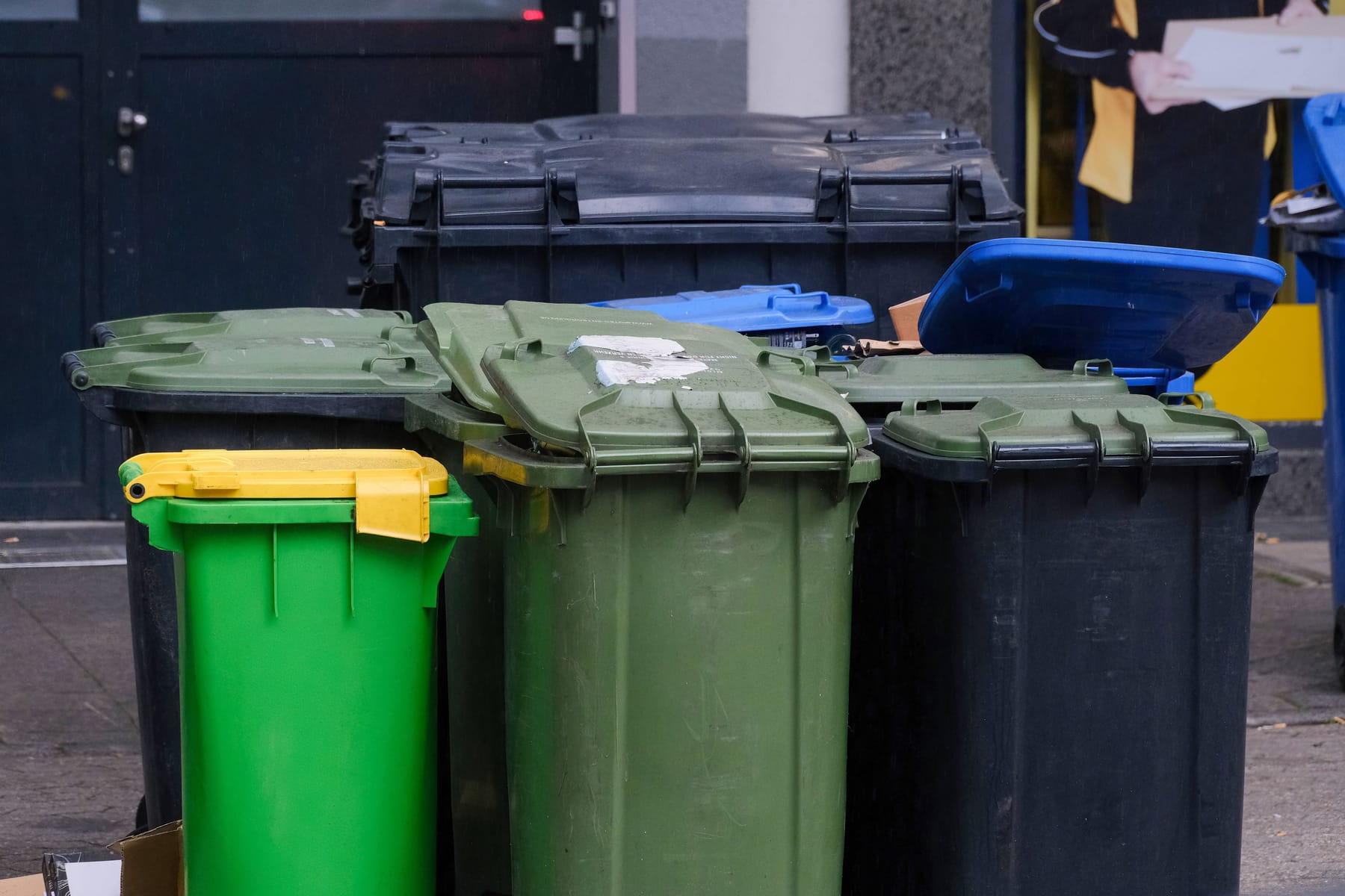 Regeln für die Mülltonne: Müllpressern drohen bis zu 50.000 Euro Bußgeld