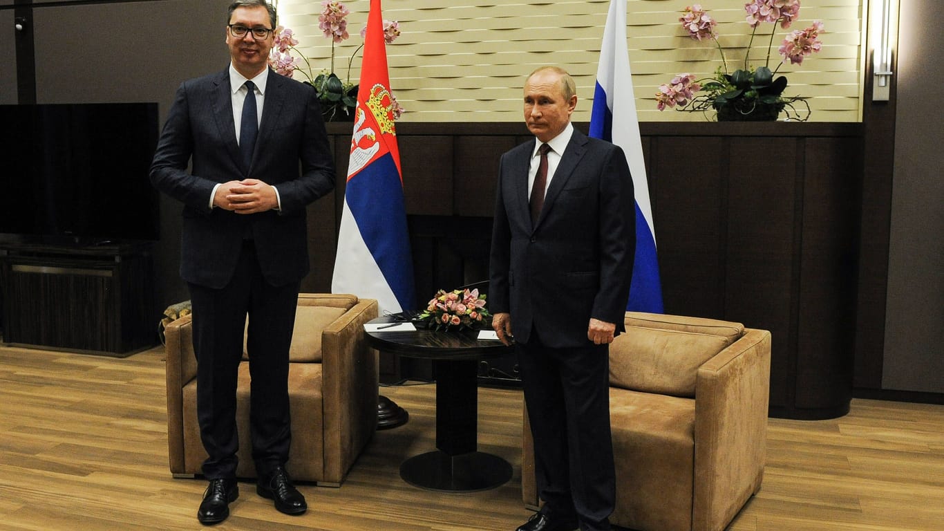 Serbiens Präsident Aleksandar Vučić und Wladimir Putin: Russland gilt als Serbiens engster Verbündeter.