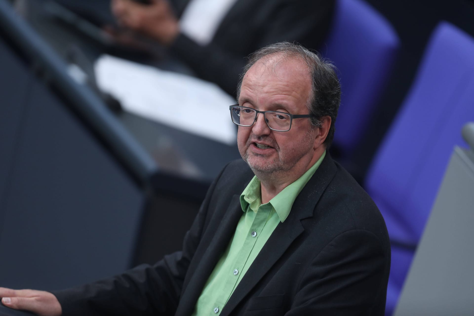 Thomas Lutze (Linke) hält eine Rede im Bundestag (Archivbild).