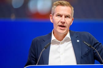 Axel Hefer: Der Aufsichtsratschef des FC Schalke 04 hat die Stelle des Vorstandsvorsitzenden besetzt.
