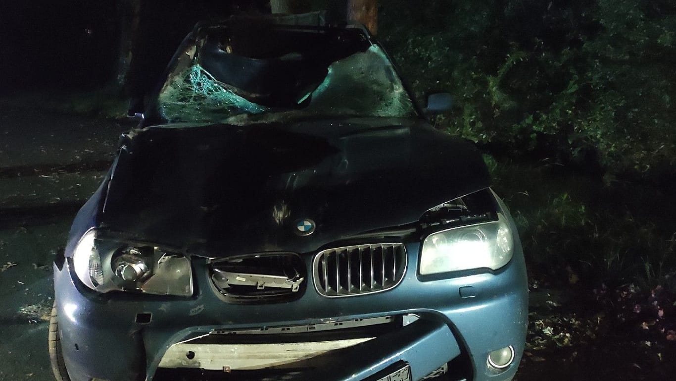 Am BMW entstand Totalschaden, der Fahrer wurde leicht verletzt.