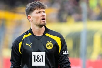 Gregor Kobel: Der Schweizer Torwart des BVB hat einen neuen Vertrag erhalten.
