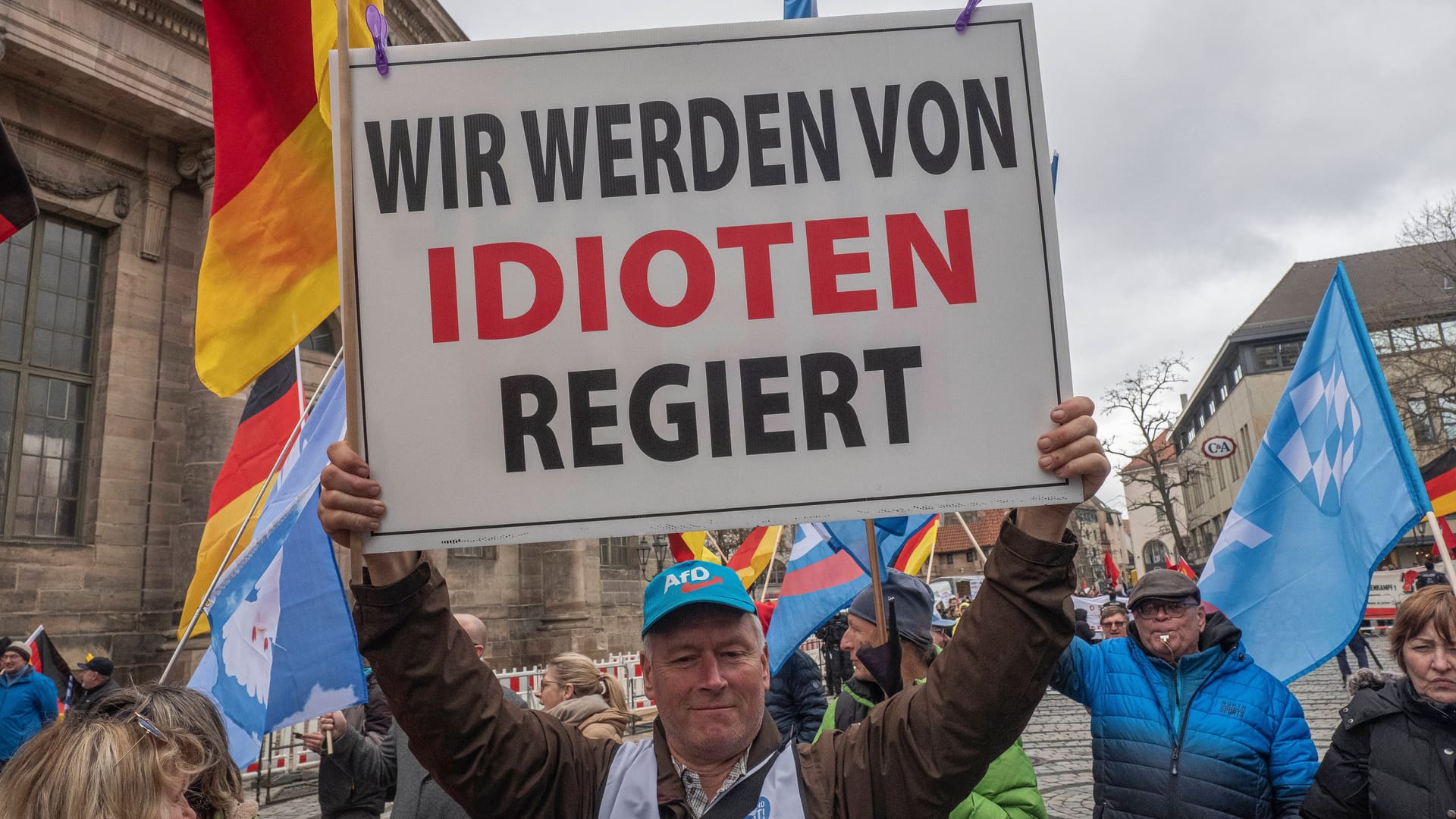 Kundgebung der AfD: Die politische Mitte muss die rechten und linken Ränder genau beobachten, sagt Christopher Clark.