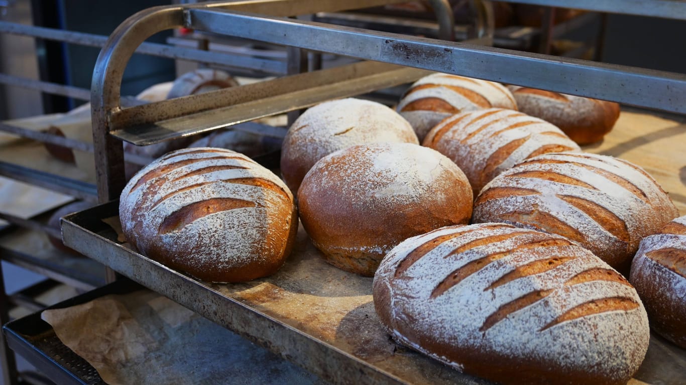 Brot – frisch aus dem Backofen (Symbolbild): Niedersachsens populärster Bäcker hat zwei Filialen.