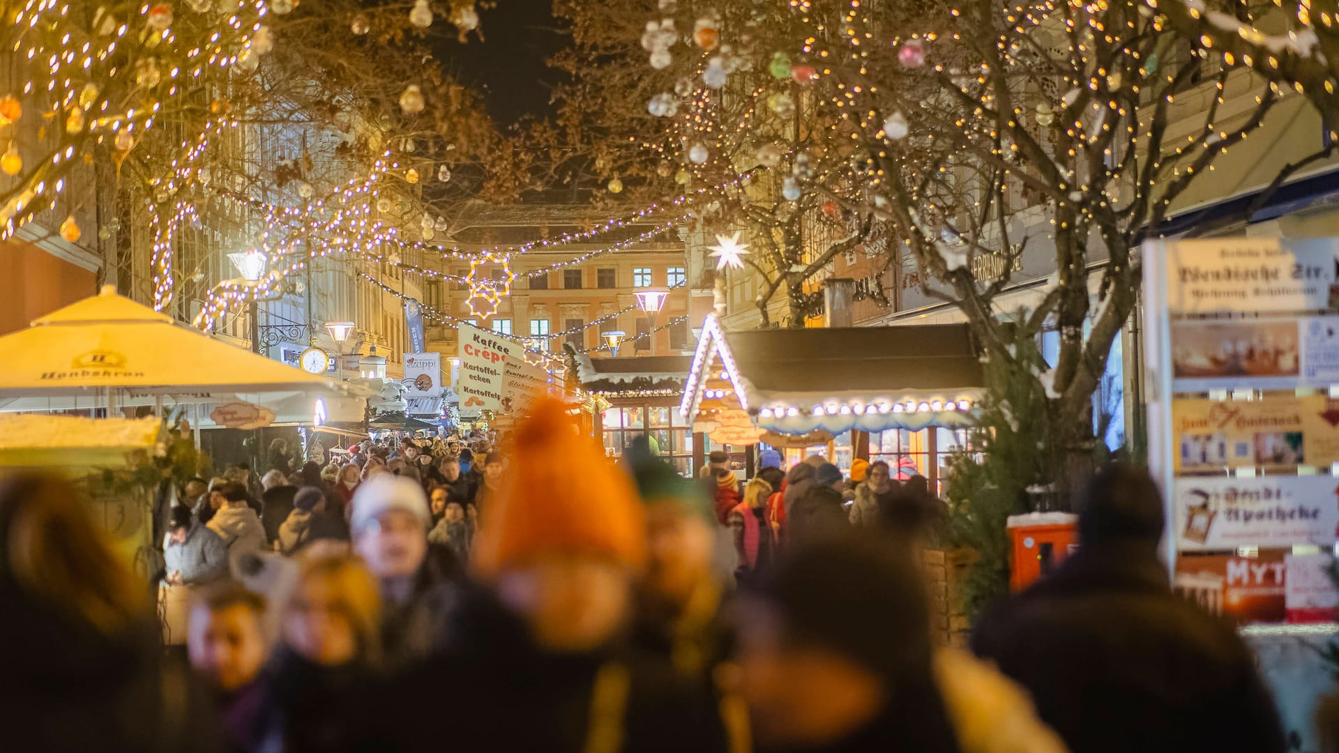 Der Bautzen Weihnachtsmarkt, heute als Wenzelsmarkt bekannt (Archivbild): Wird es dieses Jahr weniger Live-Musik geben? Der Bautzen Weihnachtsmarkt, heute als Wenzelsmarkt bekannt (Archivbild): Wird es dieses Jahr weniger Live-Musik geben?