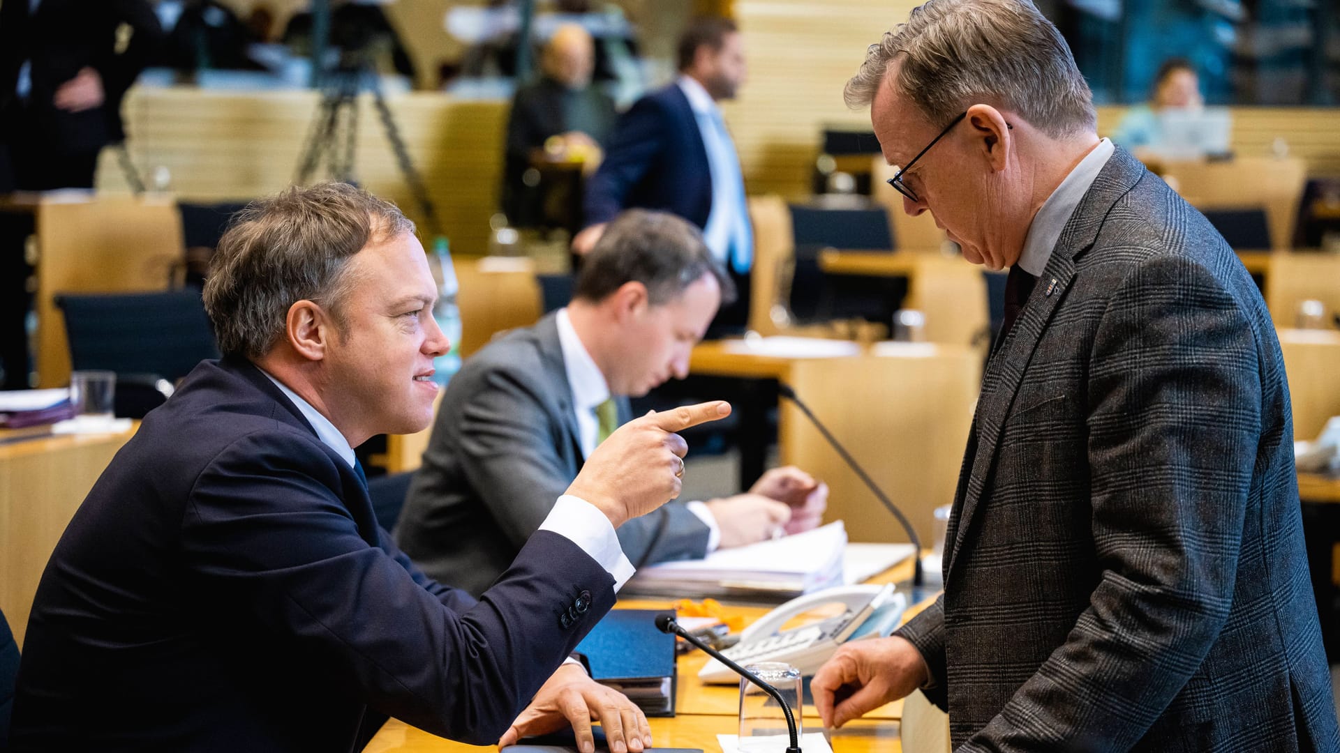 Thüringens CDU-Chef Mario Voigt, Ramelow: Nähern sich Linke und CDU an - oder flirtet die CDU weiter mit der AfD?