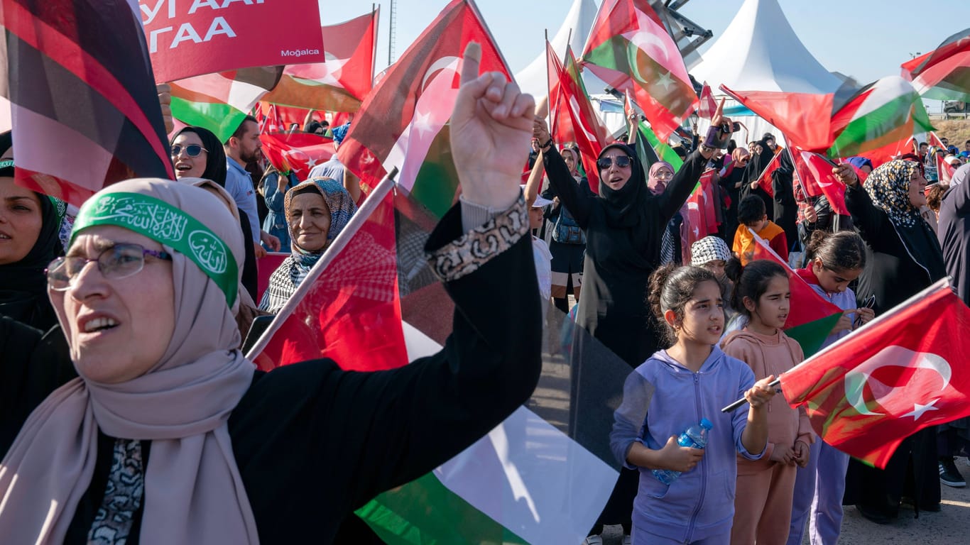 Pro-palästinensische Demonstration in der türkischen Metropole Istanbul