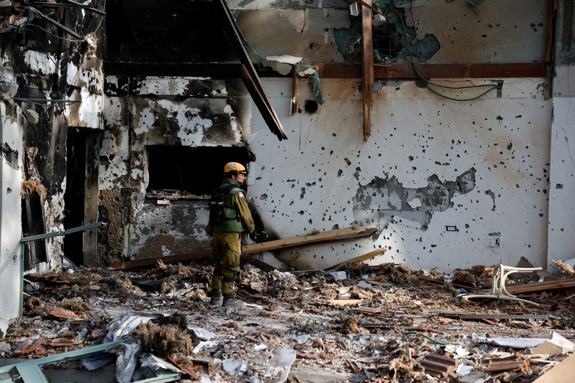 Die Überreste eines Gebäudes im Kibbuz Be'eri im Süden Israels nach dem Angriff der Hamas.