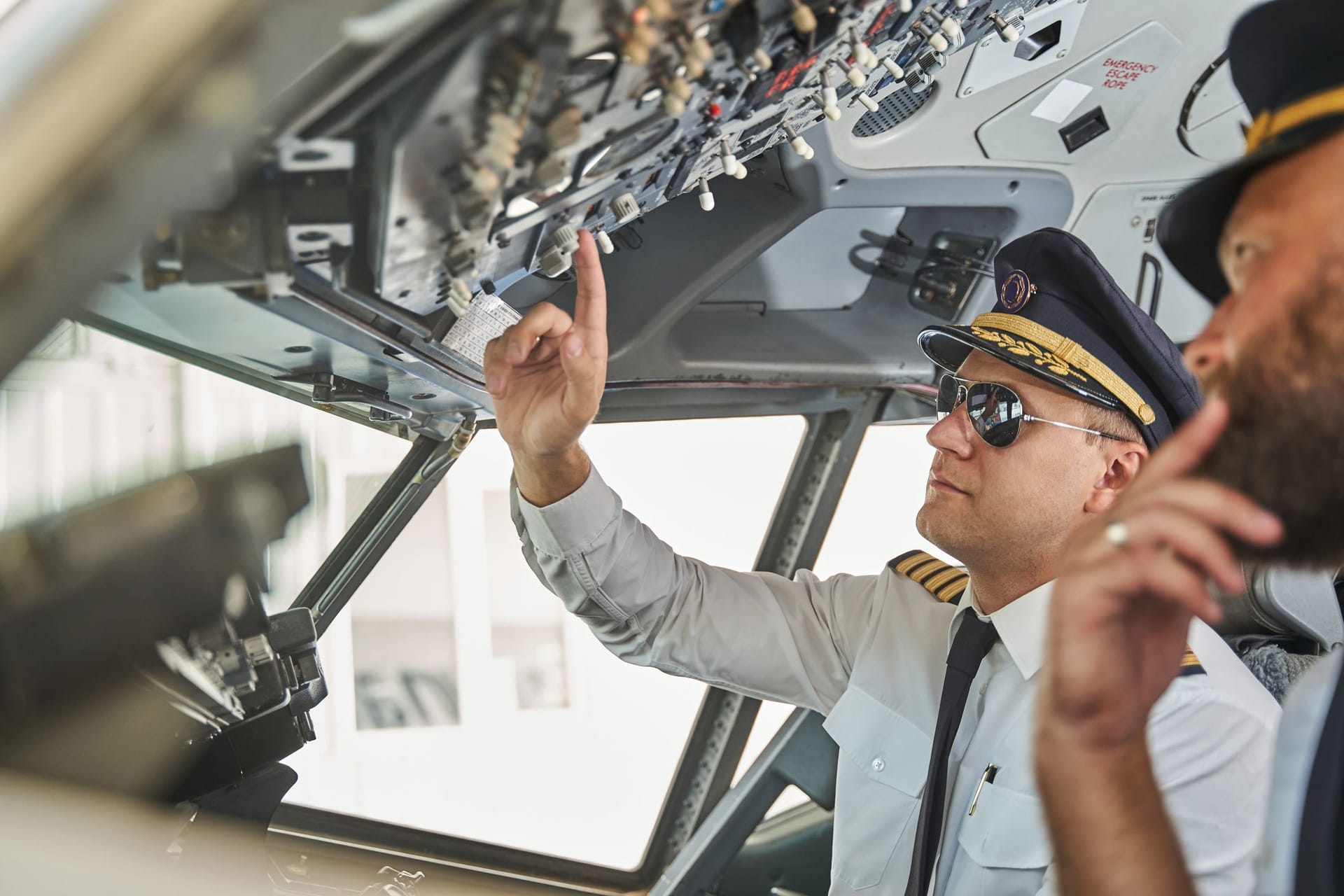 Je nachdem bei welcher Airline ein Pilot arbeitet, kann dieser mehr oder weniger als der Durchschnittspilot verdienen.