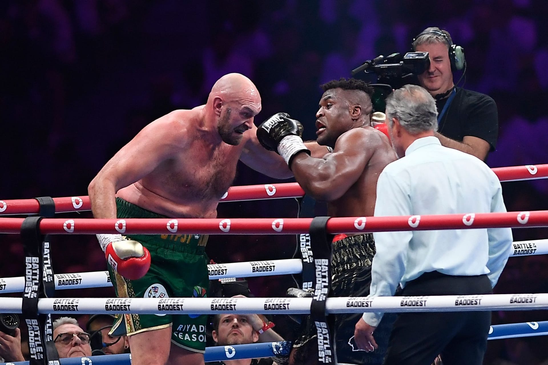 Schwergewichts-Champion Tyson Fury (l.): Er hat nur knapp gegen Francis Ngannou gewonnen.