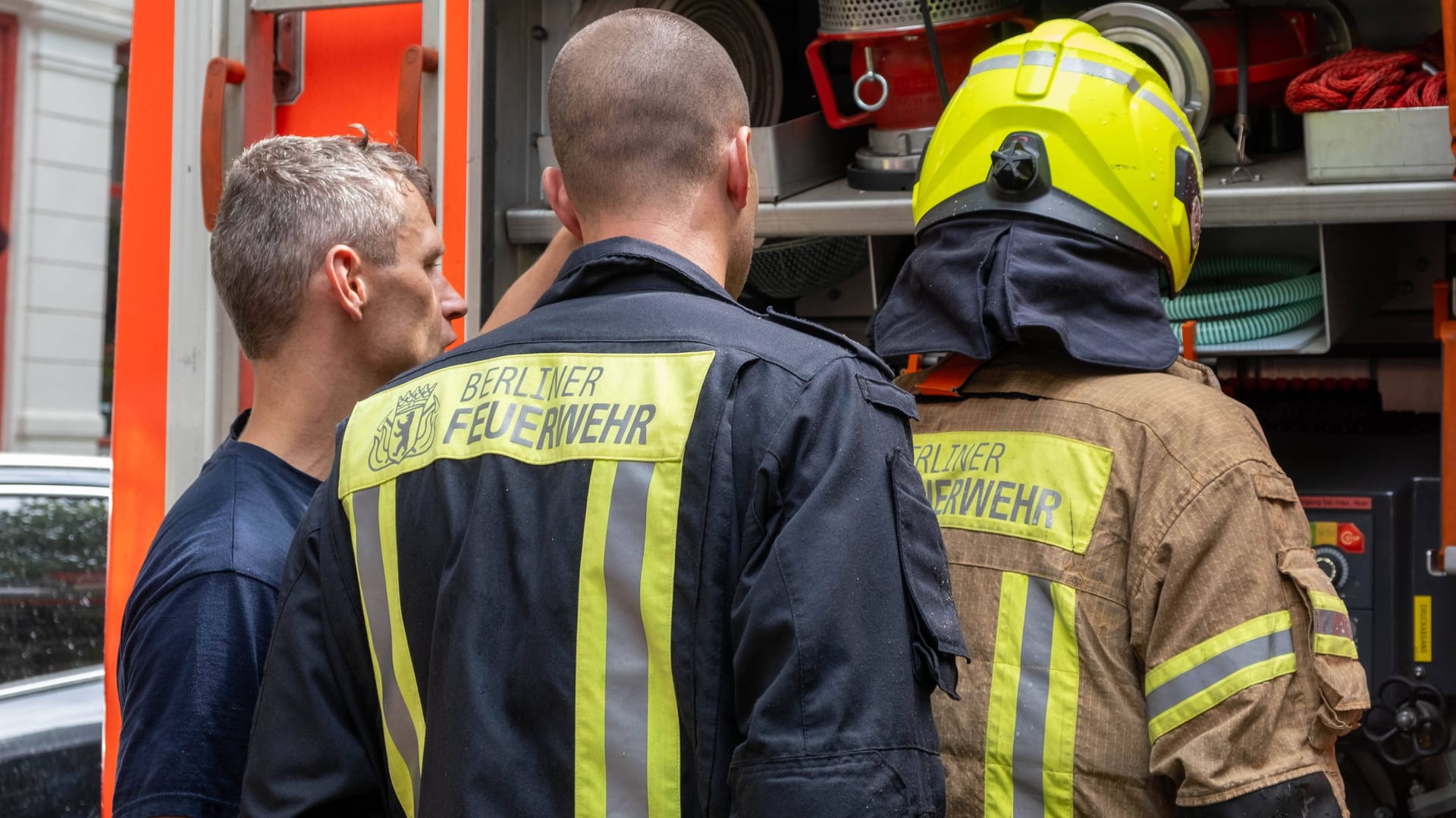 Einsatzkräfte der Berliner Feuerwehr (Symbolbild): Einsatzkräfte der Berliner Feuerwehr (Symbolbild):