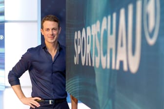 Moderator Alexander Bommes im Sportschau-Studio: Droht der Sendung eine Verschiebung?