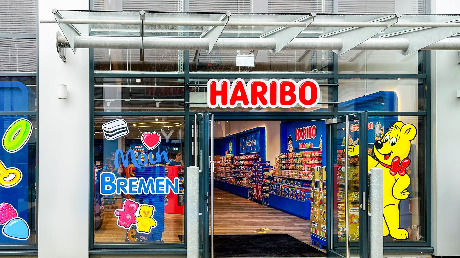 Der Shop eröffnet am Freitag.