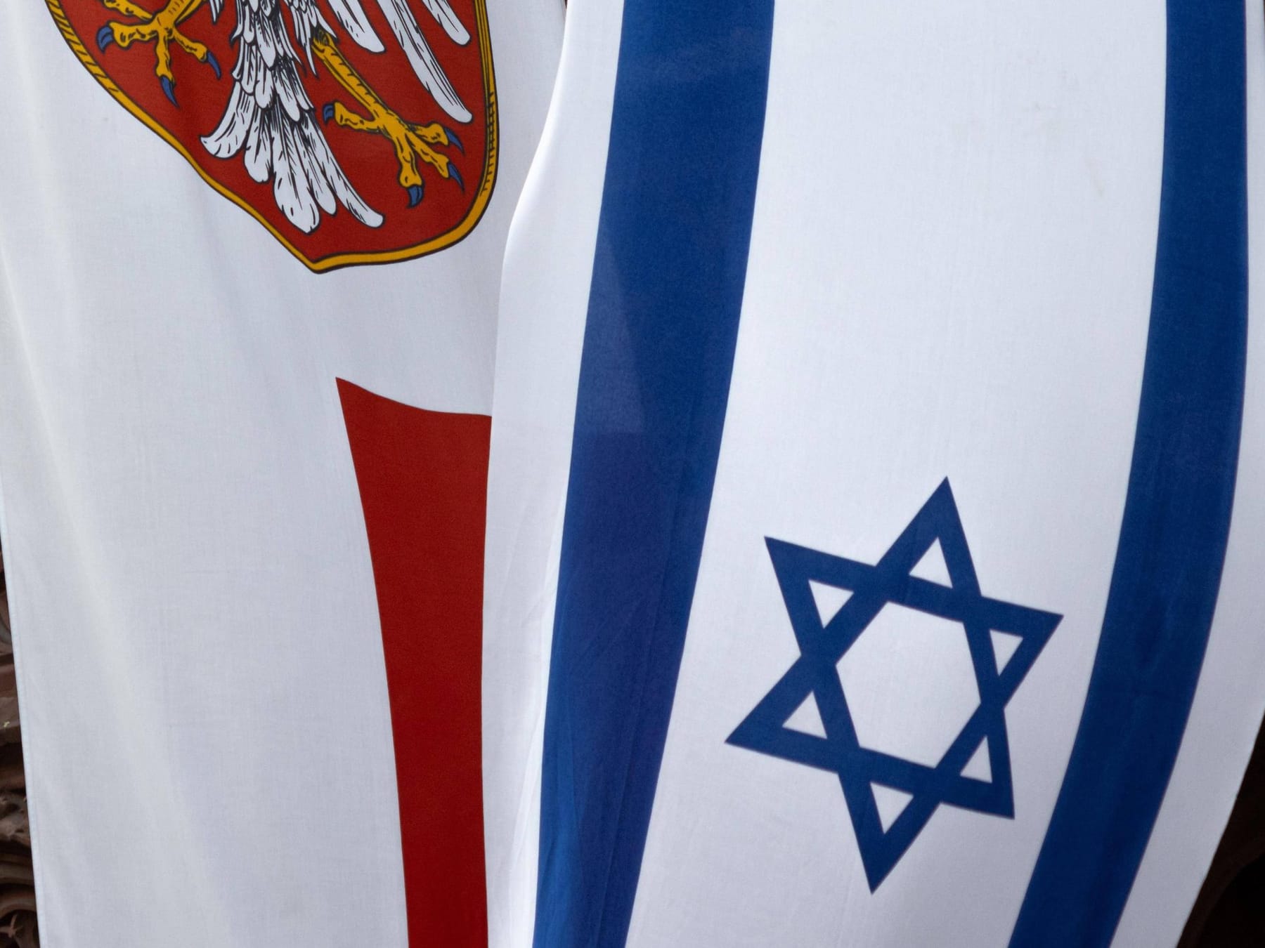 Erst angezündet – jetzt hängt Israel-Flagge wieder in Mainz - SWR Aktuell