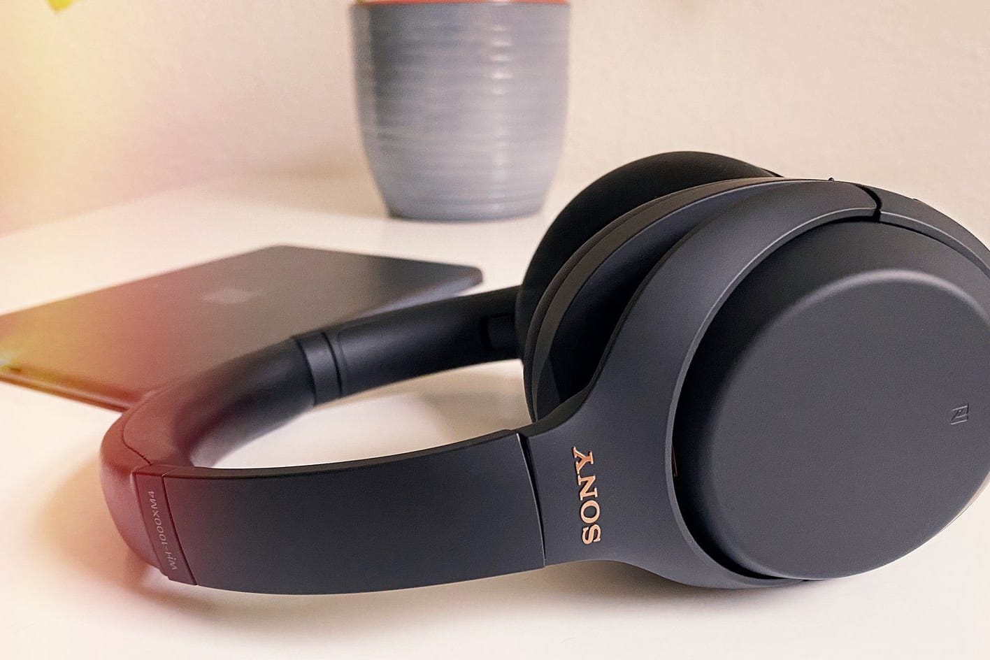 Den Premium-Kopfhörer Sony WH-1000XM5 können Sie sich aktuell besonders günstig sichern.