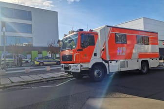 Feuerwehr und Polizei an der Grundschule in Leipzig: Feuerwehr und Polizei an der Grundschule in Leipzig: