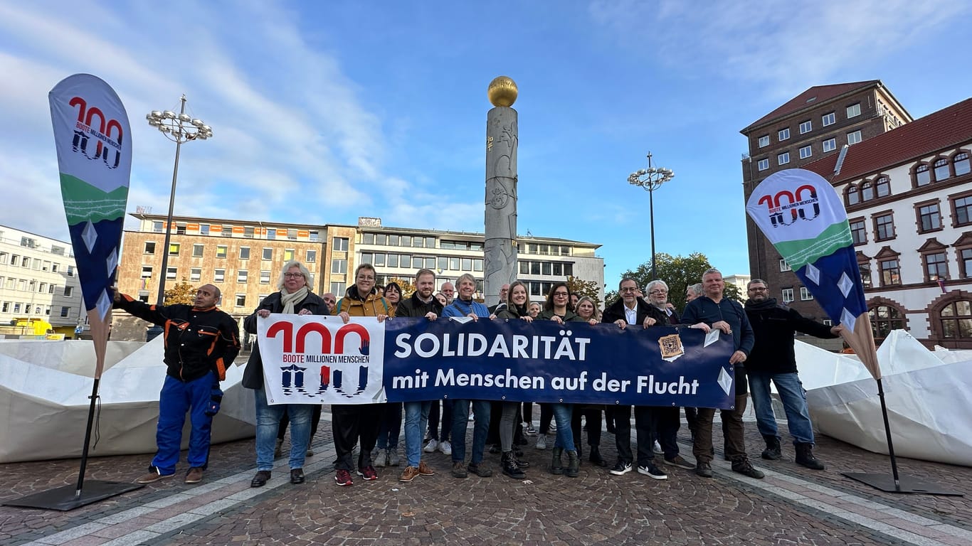 Papierboote für Solidarität: In Deutschland wird derzeit an einem bundesweiten XXL-Projekt gearbeitet.