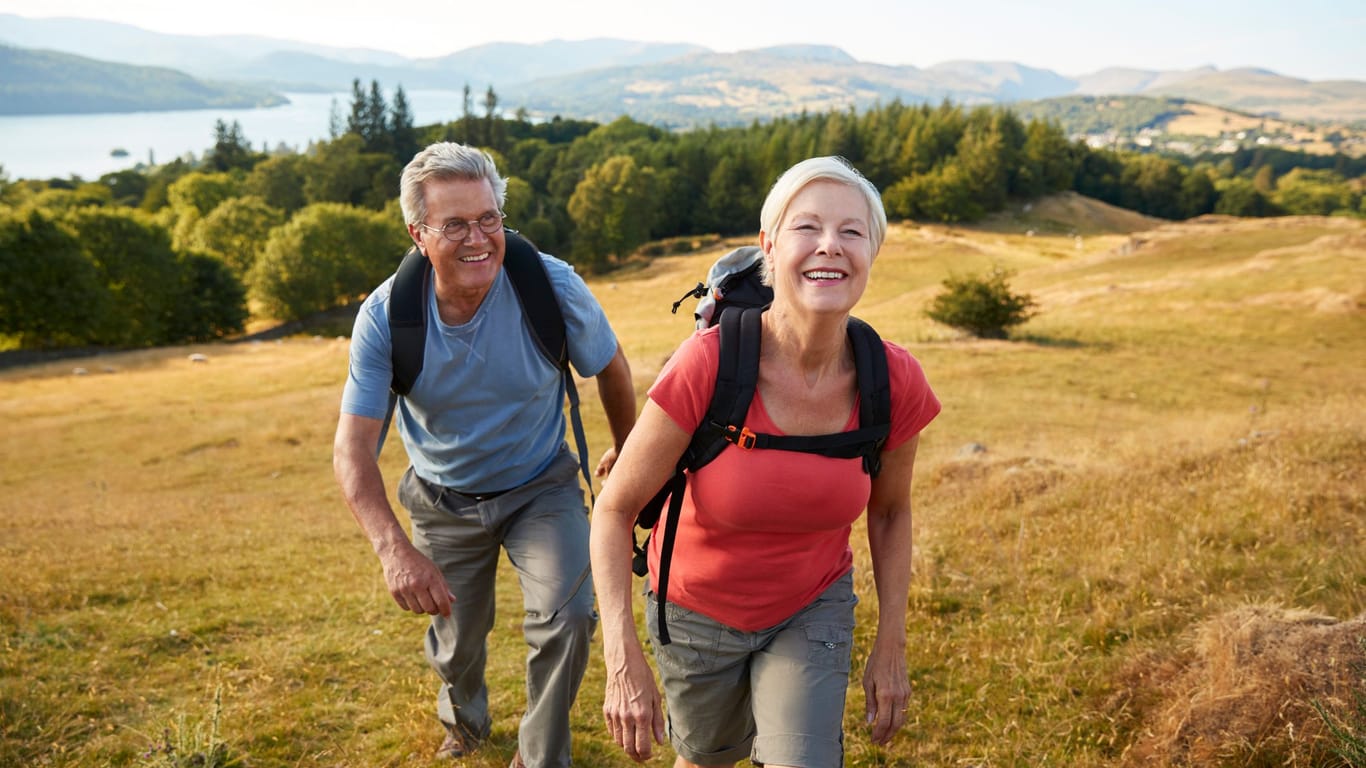 Wandern macht nicht nur Spaß, sondern ist auch optimal, um das Muskel-Skelett-System zu stärken.