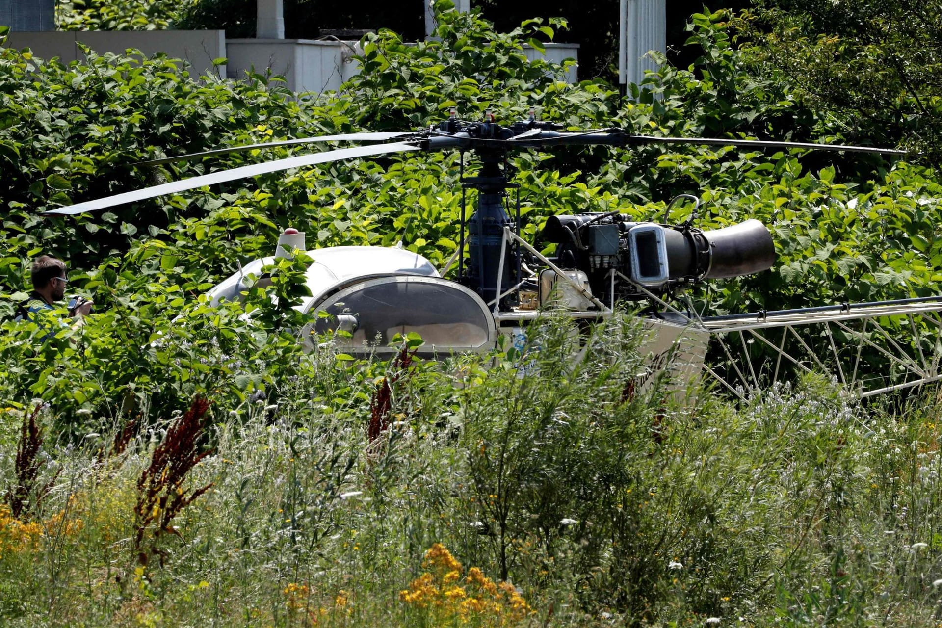 Frankreich: Ein Hubschrauber Alouette II, mit dem der Kriminelle aus dem Gefängnis in Reau geflohen ist.